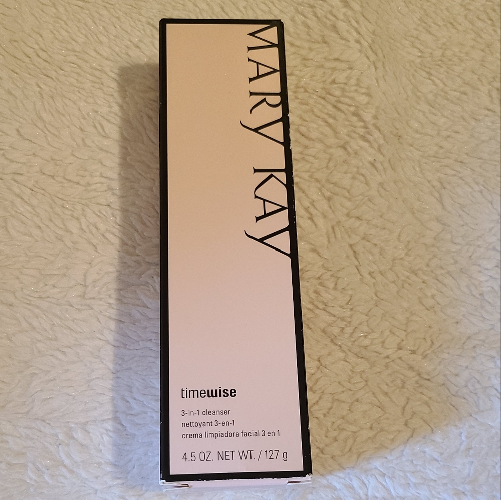Mary Kay 3-in-1 Day cleanser